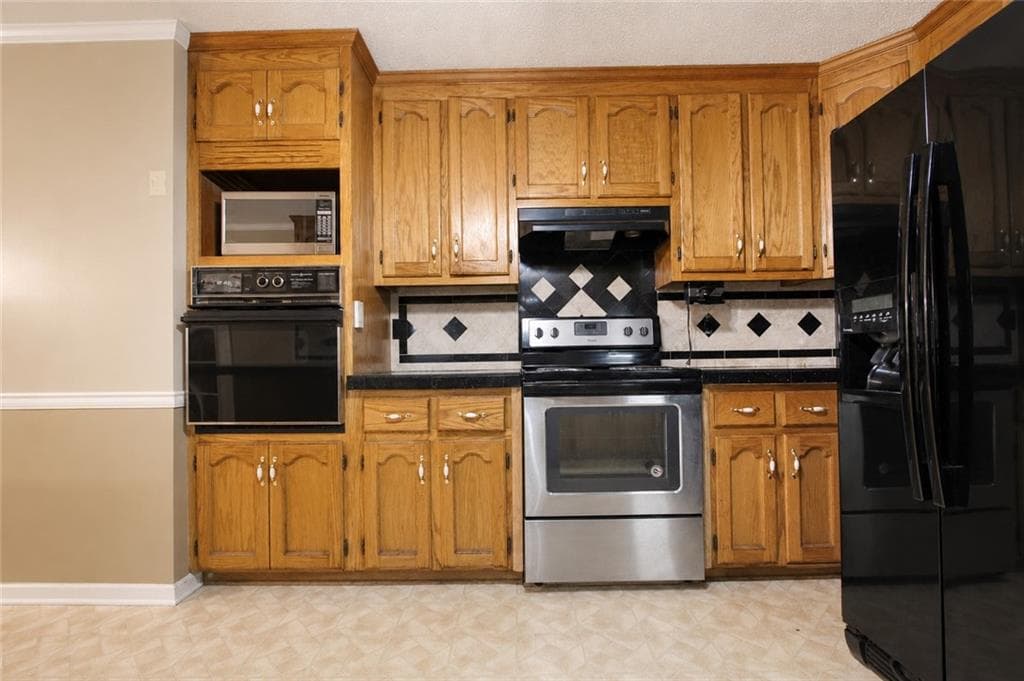 5 bedroom, 3 bathroom, 2,760 sq ft apartment for rent at 818 Springlake Road, Lawrenceville, GA 30045 for $2,499 a month — photo 6