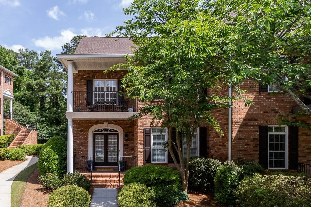 3 bedroom, 4 bathroom, 2,817 sq ft townhouse for rent at 2537 Oglethorpe Circle, Brookhaven, GA 30319 for $4,300 a month — photo 2