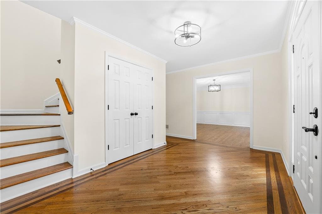 5 bedroom, 5 bathroom, 5,100 sq ft single family residence for sale at 425 Prince Charles Place, Johns Creek, GA 30022 — photo 9