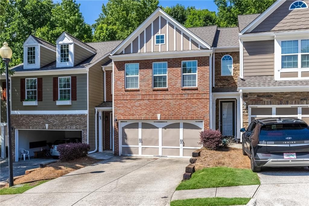 3 bedroom, 3 bathroom, 1,832 sq ft townhouse for sale at 2610 Pierce Brennen Court, Lawrenceville, GA 30043 — photo 2