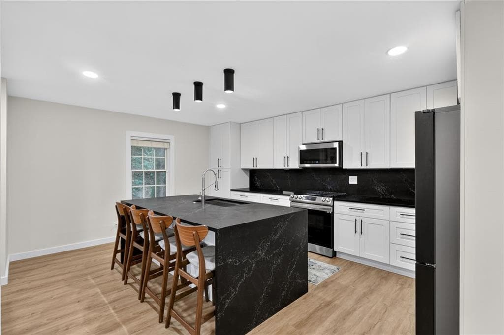 2 bedroom, 2 bathroom, 1,060 sq ft condominium for sale at 1445 Monroe Drive F2, Atlanta, GA 30324 — photo 5