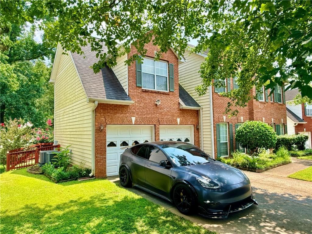 4 bedroom, 3 bathroom, 2,340 sq ft single family residence for sale at 1060 Charter Club Drive, Lawrenceville, GA 30043 — photo 3