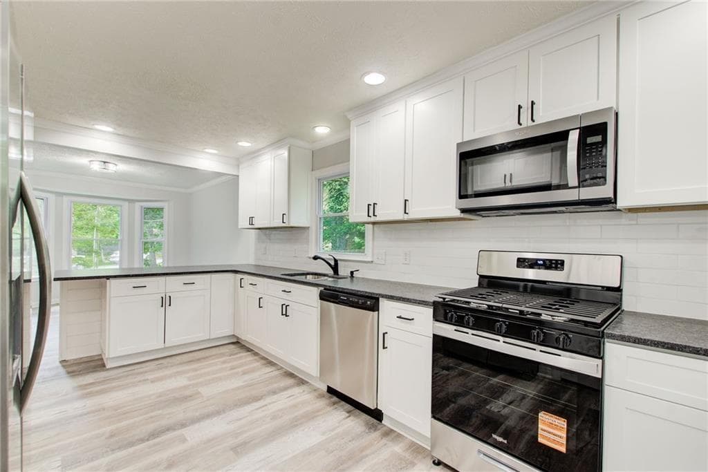 3 bedroom, 2 bathroom, 2,137 sq ft single family residence for sale at 104 Southfork Drive, Woodstock, GA 30189 — photo 8