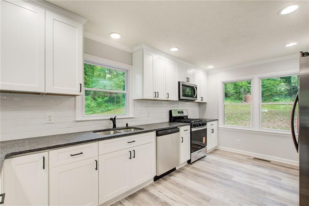 3 bedroom, 2 bathroom, 2,137 sq ft single family residence for sale at 104 Southfork Drive, Woodstock, GA 30189 — photo 9