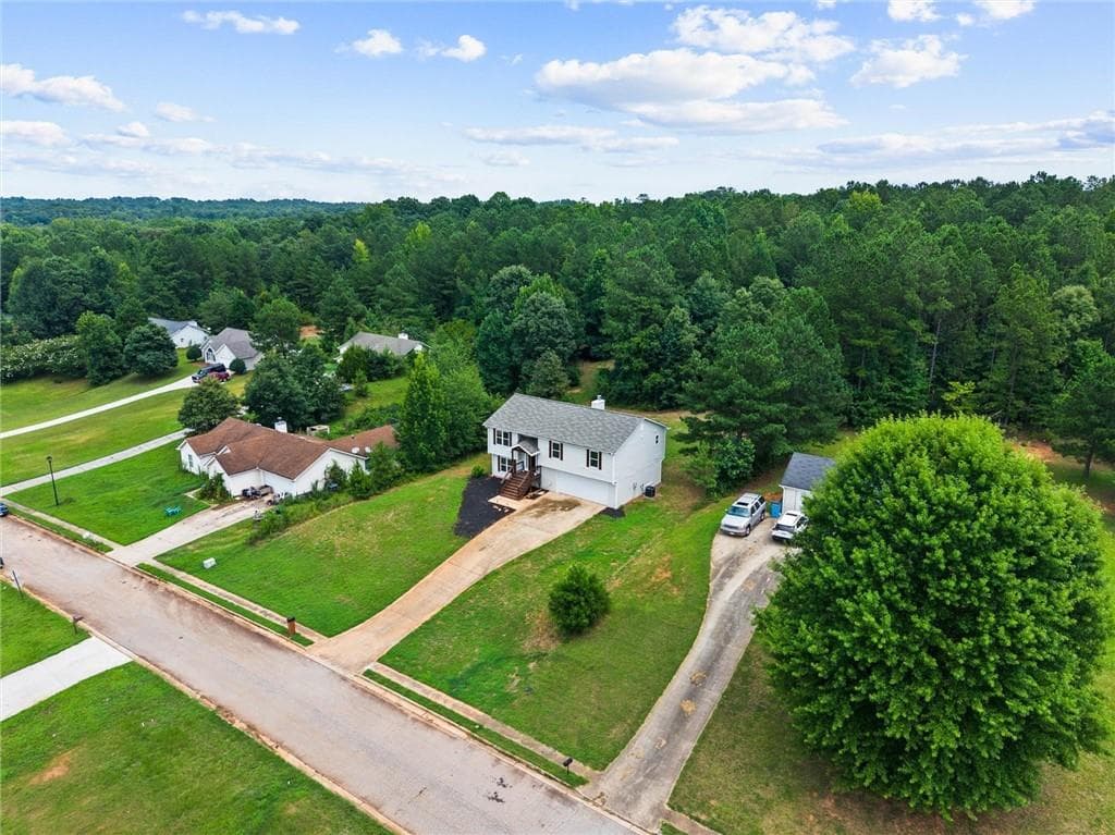 5 bedroom, 2 bathroom, 1,711 sq ft single family residence for sale at 305 Hunters Trace, Covington, GA 30014 — photo 6