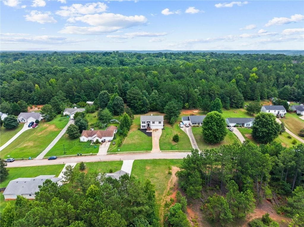 5 bedroom, 2 bathroom, 1,711 sq ft single family residence for sale at 305 Hunters Trace, Covington, GA 30014 — photo 7