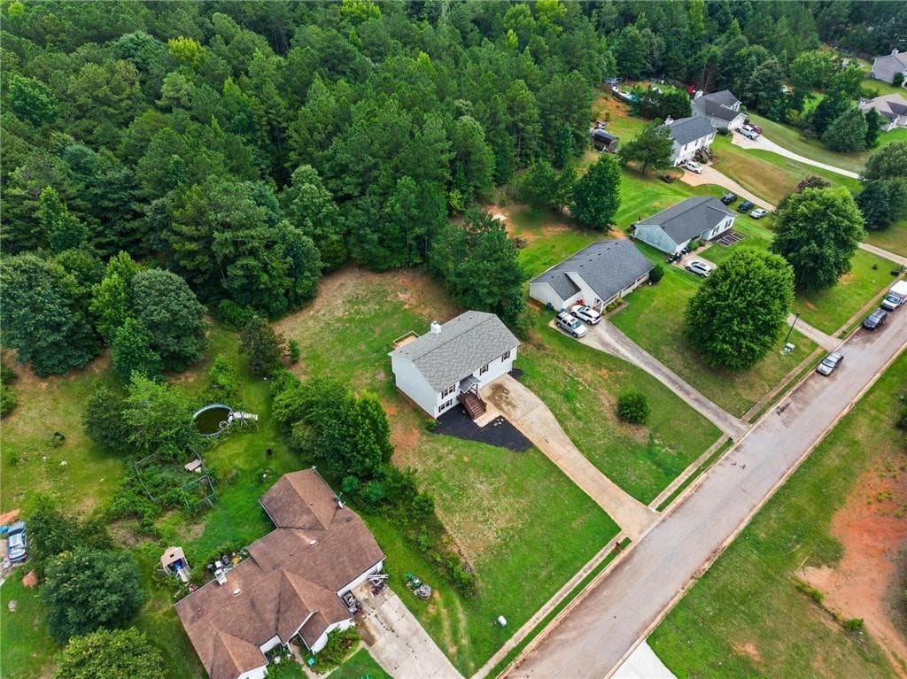 5 bedroom, 2 bathroom, 1,711 sq ft single family residence for sale at 305 Hunters Trace, Covington, GA 30014 — photo 8