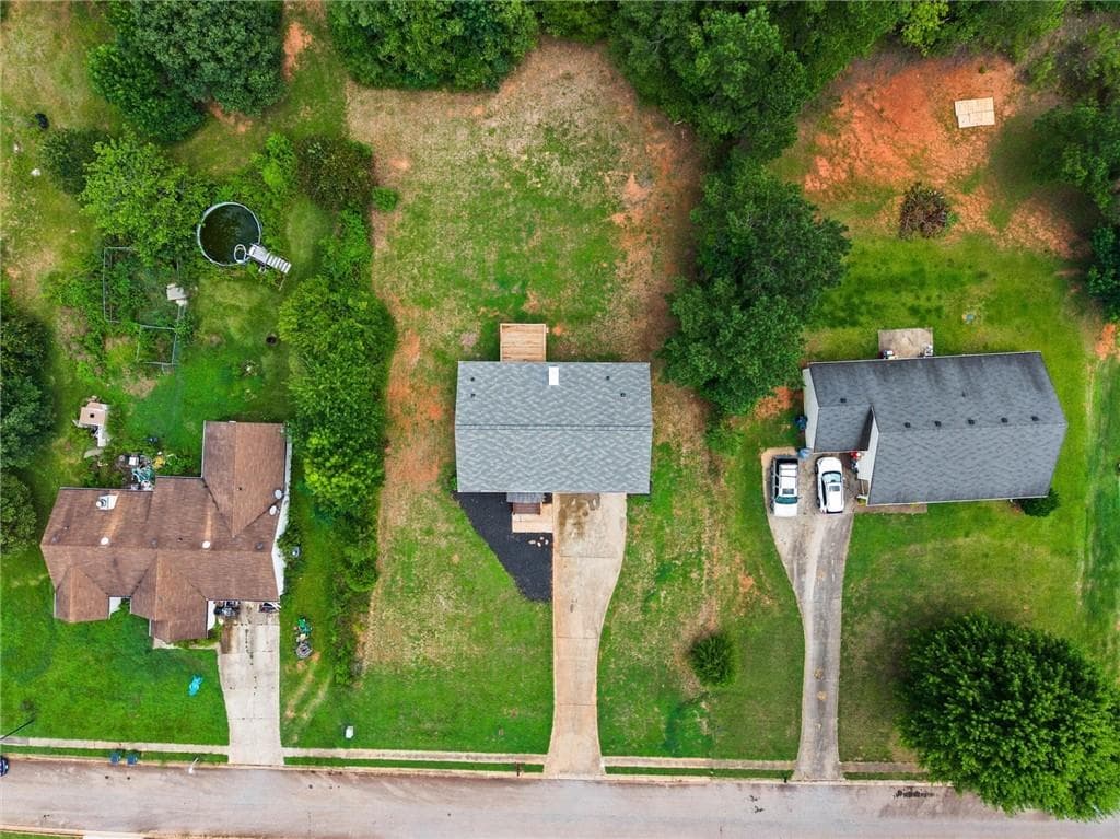 5 bedroom, 2 bathroom, 1,711 sq ft single family residence for sale at 305 Hunters Trace, Covington, GA 30014 — photo 9
