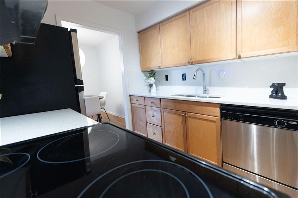 1 bedroom, 1 bathroom, 794 sq ft condominium for sale at 1150 Collier Road 11I, Atlanta, GA 30318 — photo 6