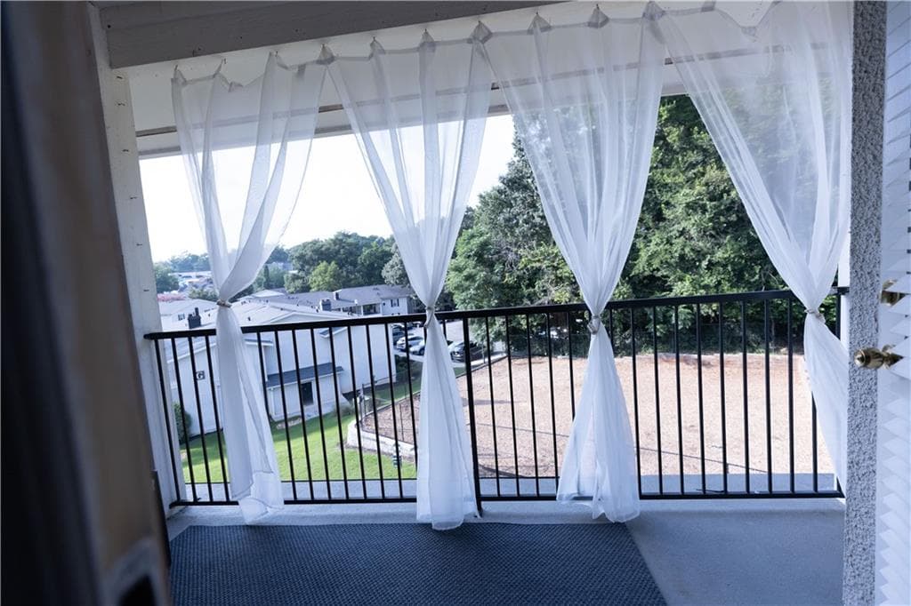 1 bedroom, 1 bathroom, 794 sq ft condominium for sale at 1150 Collier Road 11I, Atlanta, GA 30318 — photo 10