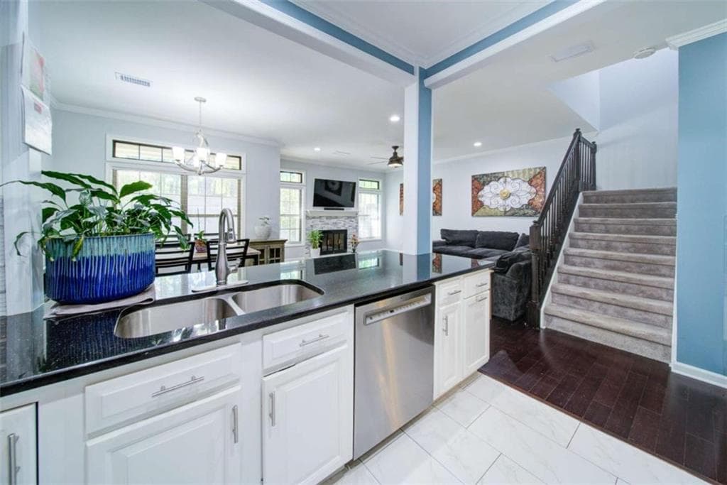 2 bedroom, 3 bathroom, 1,376 sq ft townhouse for sale at 602 Granby Hill Place, Alpharetta, GA 30022 — photo 8