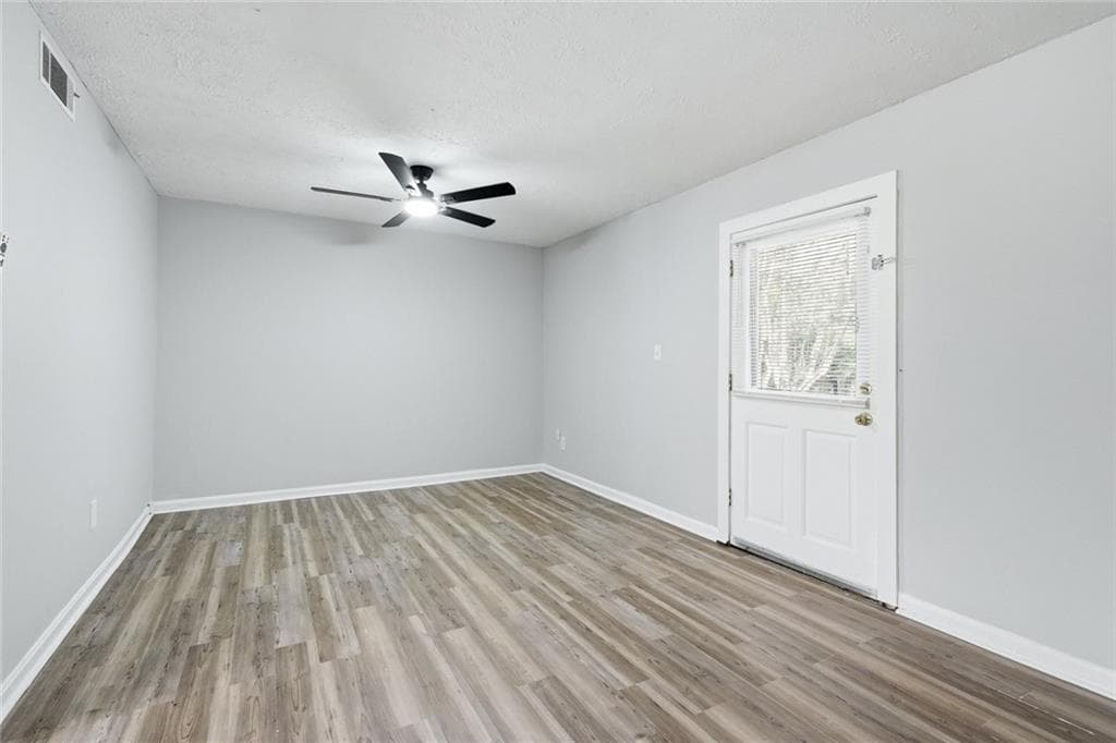2 bedroom, 2 bathroom, 1,015 sq ft townhouse for sale at 1073 Heritage Drive, Greensboro, GA 30642 — photo 3
