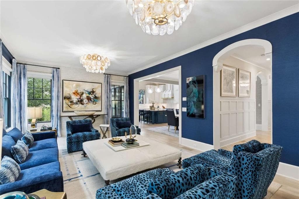 5 bedroom, 6 bathroom, 4,987 sq ft single family residence under contract at 3799 Paces Lookout Circle, Atlanta, GA 30339 — photo 3