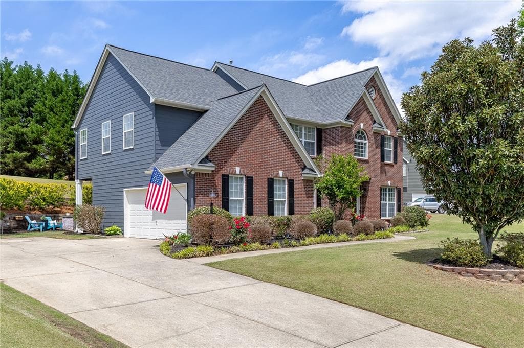 3 bedroom, 3 bathroom, 2,716 sq ft single family residence for sale at 933 Cruce Lake Drive, Hoschton, GA 30548 — photo 2