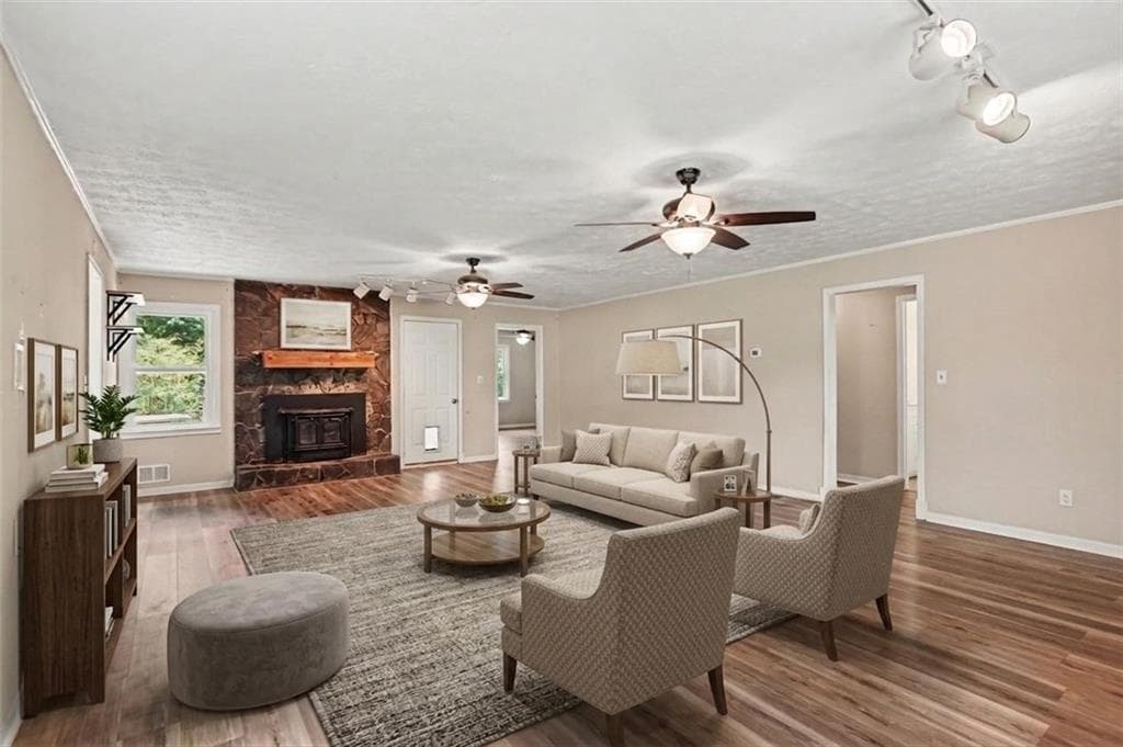 4 bedroom, 3 bathroom, 2,101 sq ft single family residence for sale at 1422 Zebulon Road, Griffin, GA 30224 — photo 4
