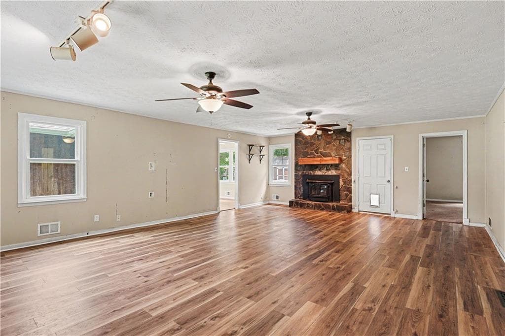 4 bedroom, 3 bathroom, 2,101 sq ft single family residence for sale at 1422 Zebulon Road, Griffin, GA 30224 — photo 5
