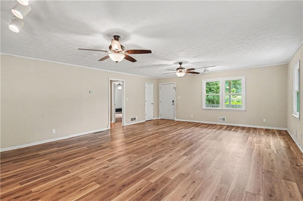 4 bedroom, 3 bathroom, 2,101 sq ft single family residence for sale at 1422 Zebulon Road, Griffin, GA 30224 — photo 7