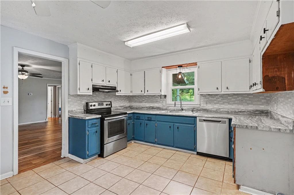 4 bedroom, 3 bathroom, 2,101 sq ft single family residence for sale at 1422 Zebulon Road, Griffin, GA 30224 — photo 10
