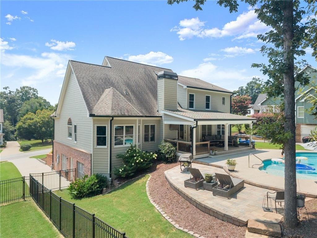 5 bedroom, 4 bathroom, 3,415 sq ft single family residence under contract at 2024 Democracy Drive, Buford, GA 30519 — photo 3