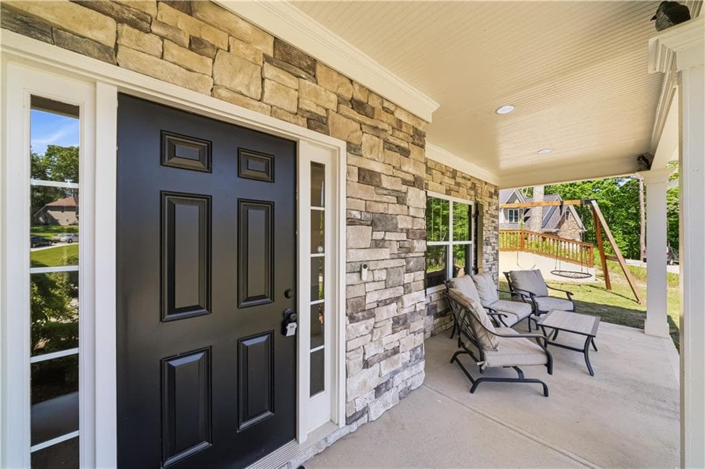 4 bedroom, 3 bathroom, 2,646 sq ft single family residence for sale at 60 NE Grand Georgian Court, Cartersville, GA 30121 — photo 4