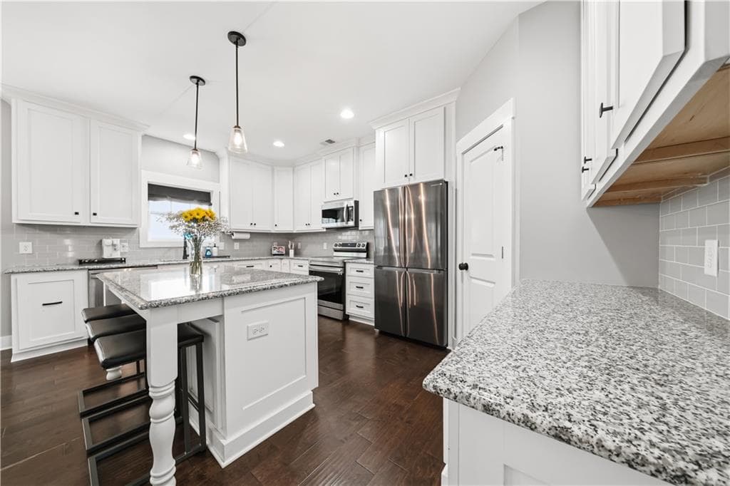 4 bedroom, 3 bathroom, 2,646 sq ft single family residence for sale at 60 NE Grand Georgian Court, Cartersville, GA 30121 — photo 9