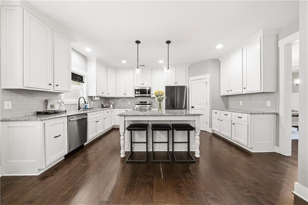 4 bedroom, 3 bathroom, 2,646 sq ft single family residence for sale at 60 NE Grand Georgian Court, Cartersville, GA 30121 — photo 10