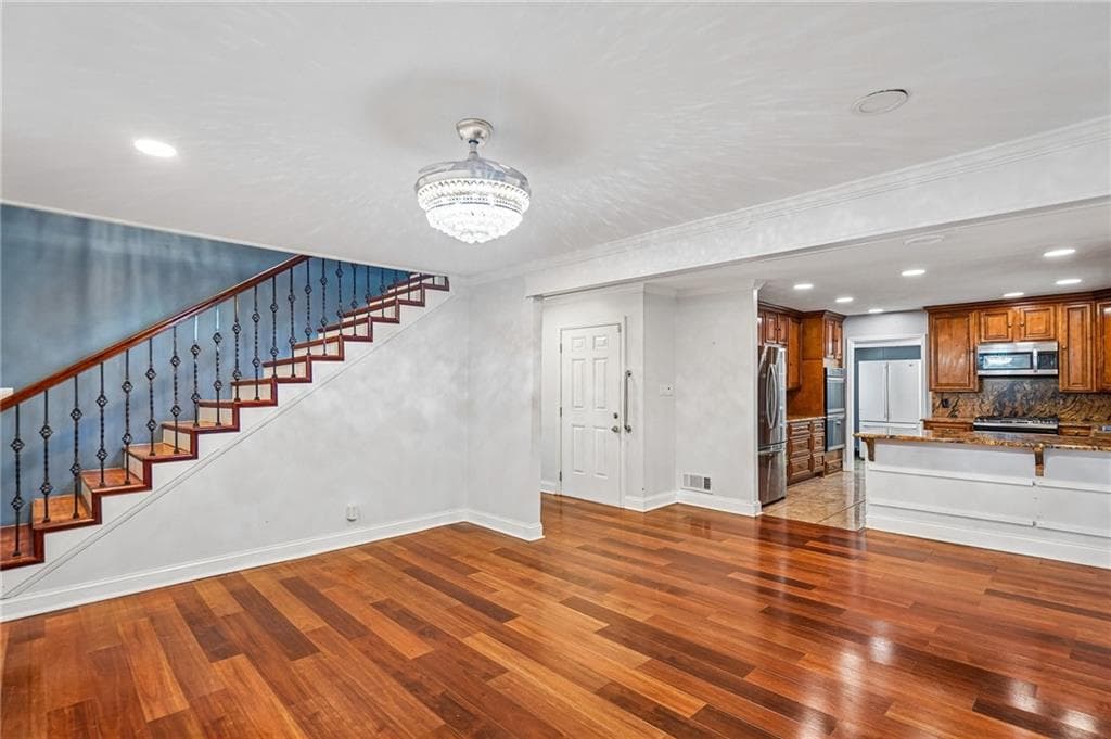5 bedroom, 3 bathroom, 3,949 sq ft single family residence for sale at 2615 Skyline Drive, Atlanta, GA 30337 — photo 5