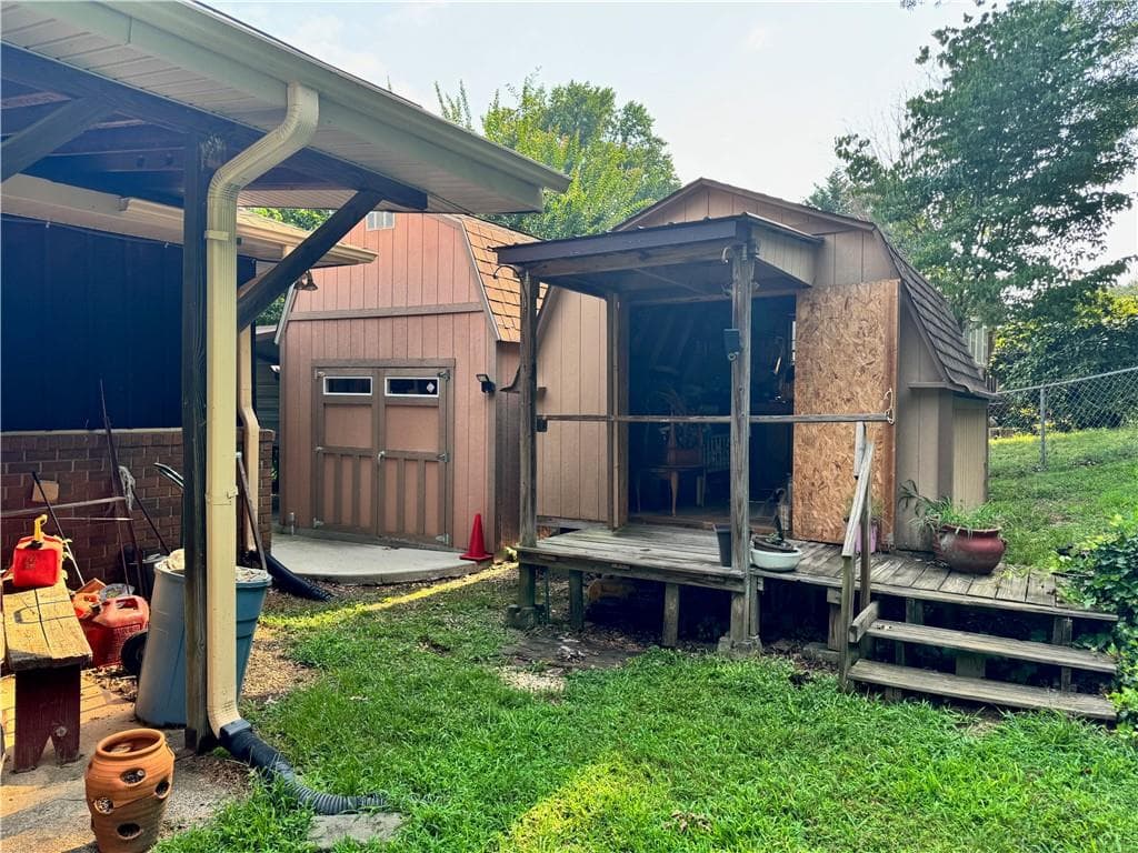 3 bedroom, 2 bathroom, 1,499 sq ft single family residence under contract at 3091 Browns Bridge Road, Gainesville, GA 30504 — photo 6