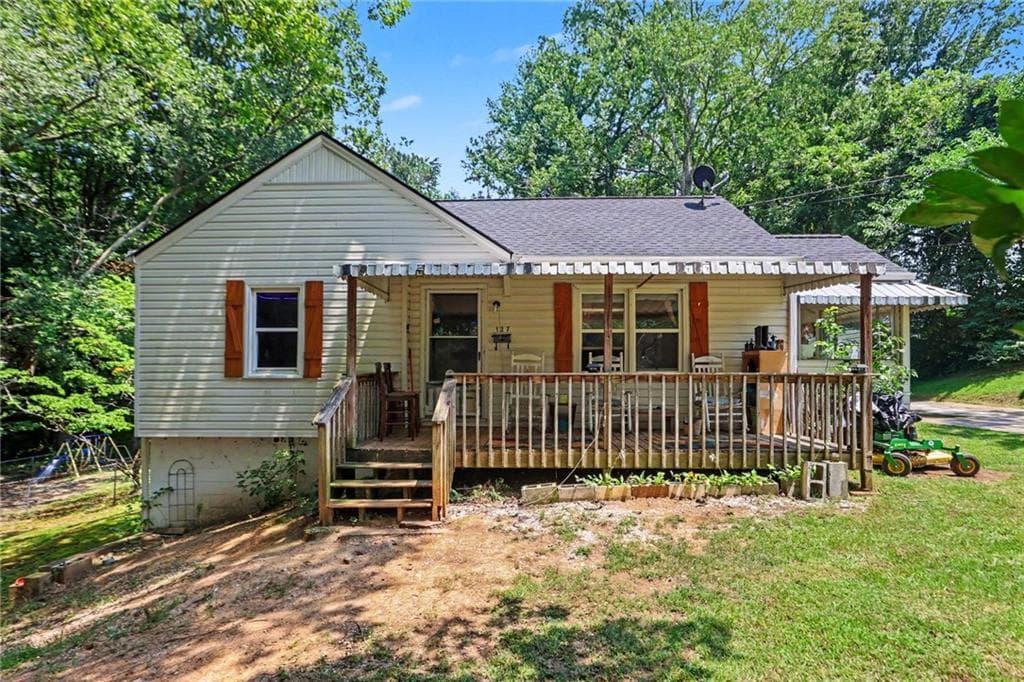 3 bedroom, 2 bathroom, 1,216 sq ft single family residence for sale at 127 White Street, Tallapoosa, GA 30176