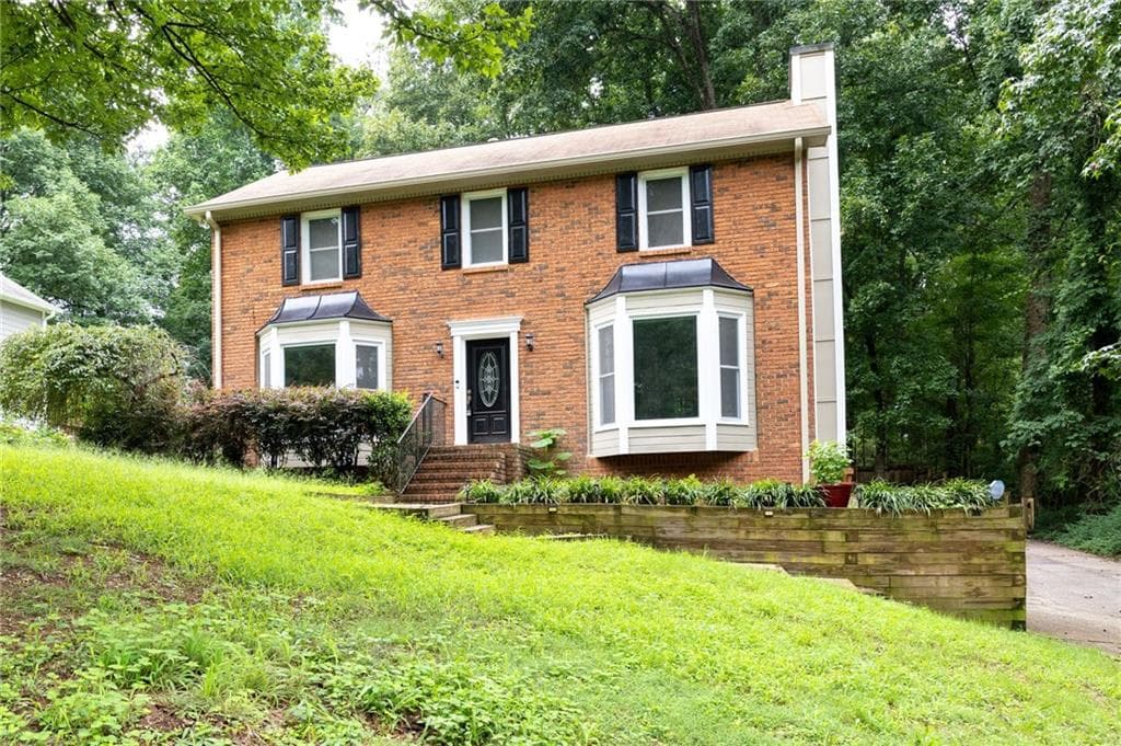 3 bedroom, 3 bathroom, 2,204 sq ft single family residence under contract at 2659 Ashley Drive, Marietta, GA 30064 — photo 3