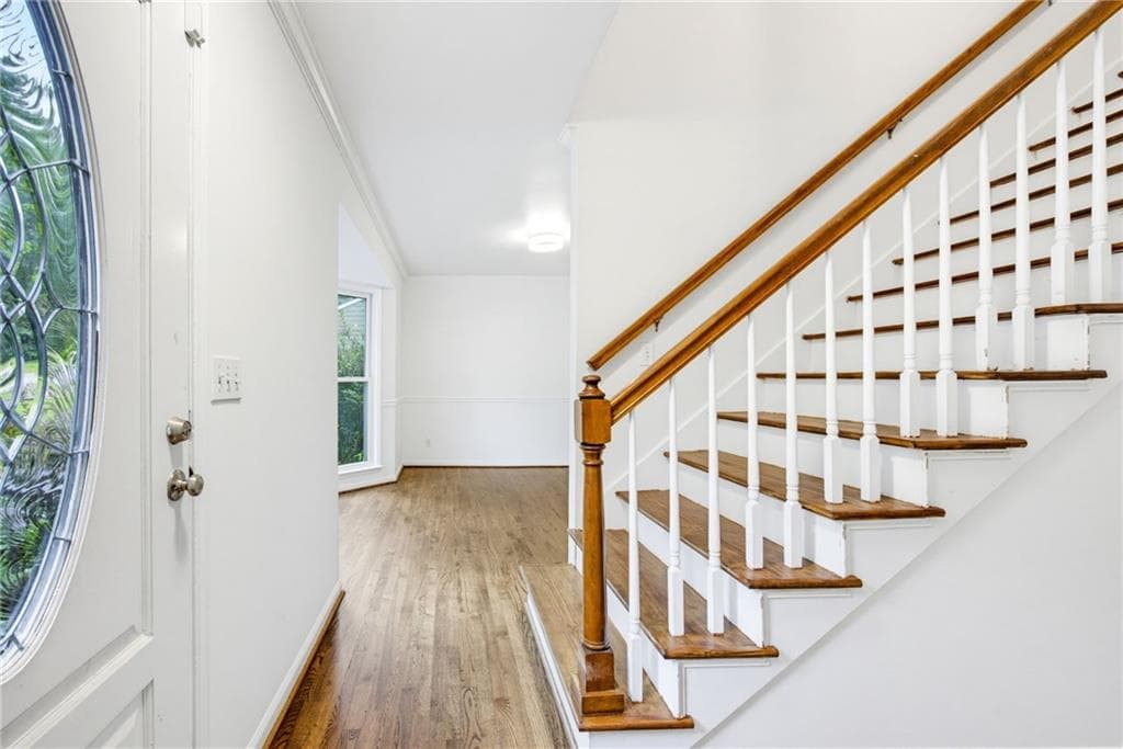 3 bedroom, 3 bathroom, 2,204 sq ft single family residence under contract at 2659 Ashley Drive, Marietta, GA 30064 — photo 4