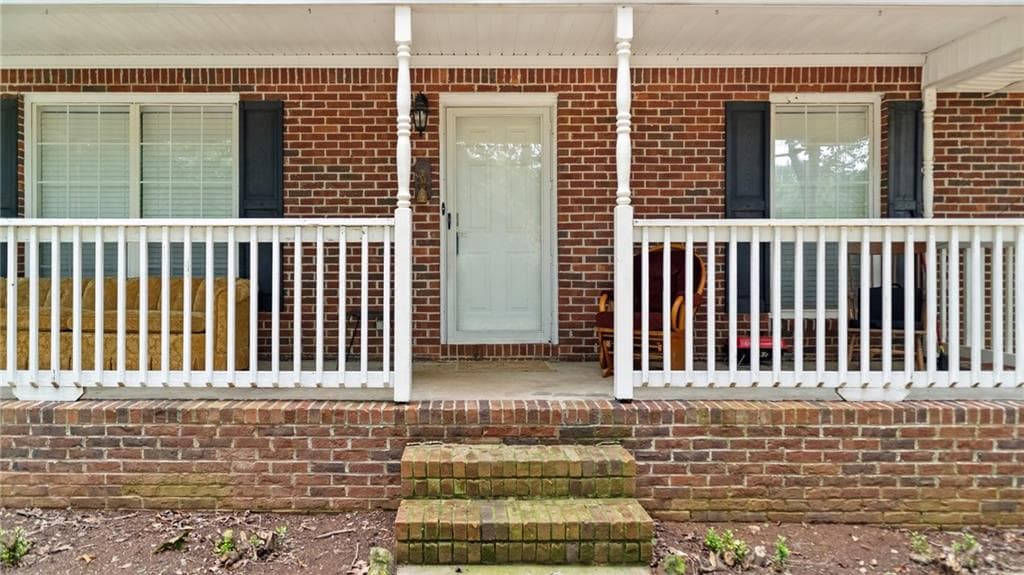 4 bedroom, 3 bathroom, 1,915 sq ft single family residence for sale at 119 Bridget Drive, Hampton, GA 30228 — photo 3