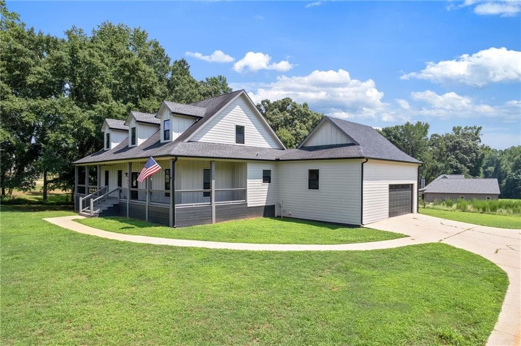 4 bedroom, 5 bathroom, 4,932 sq ft single family residence for sale at 496 Davis Road, Jefferson, GA 30549 — photo 2