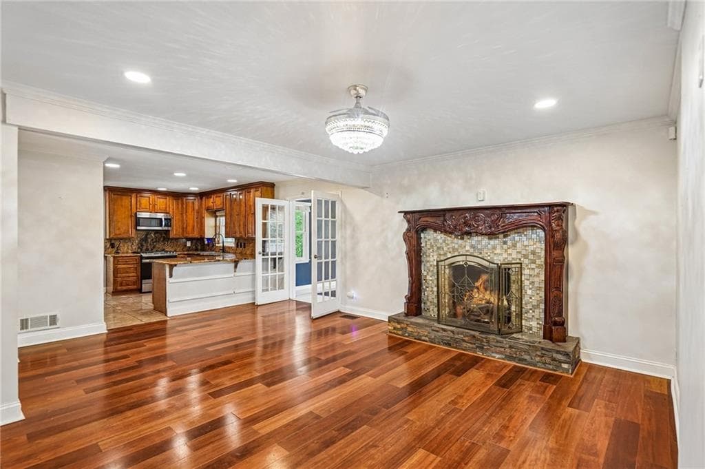 5 bedroom, 3 bathroom, 3,949 sq ft single family residence for sale at 2615 Skyline Drive, Atlanta, GA 30337 — photo 4