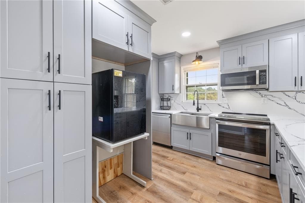 4 bedroom, 3 bathroom, 1,956 sq ft single family residence under contract at 634 Rebecca Street, Lilburn, GA 30047 — photo 10