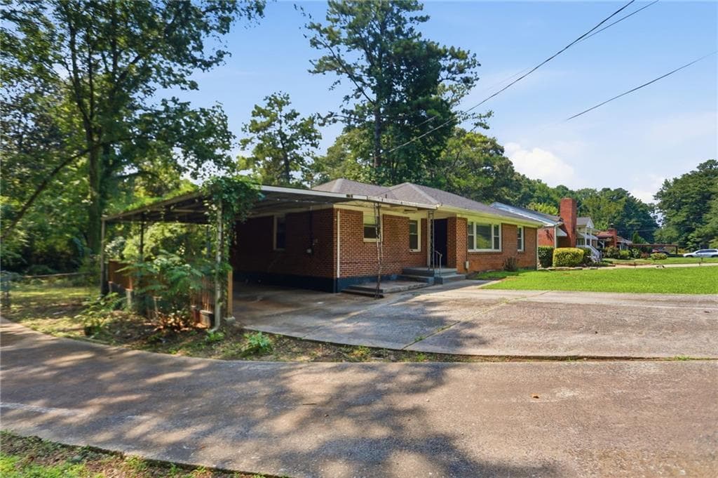 3 bedroom, 2 bathroom, 1,440 sq ft single family residence for sale at 2651 Plantation Drive, East Point, GA 30344 — photo 2