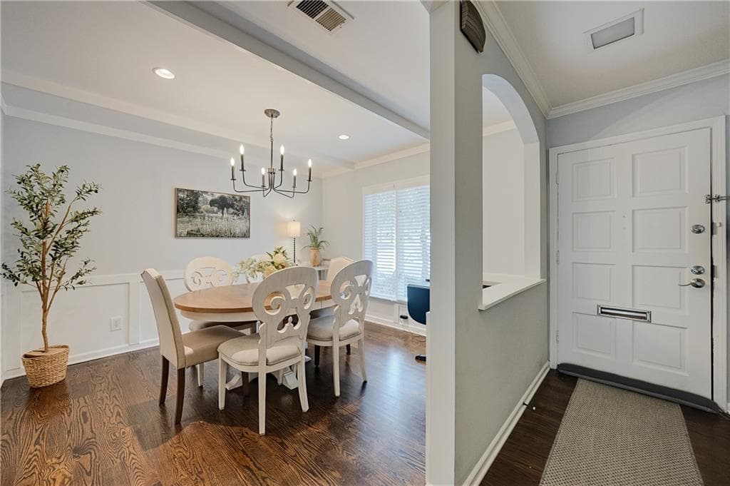 3 bedroom, 4 bathroom, 1,798 sq ft townhouse under contract at 13 Ivy Square, Atlanta, GA 30342 — photo 3