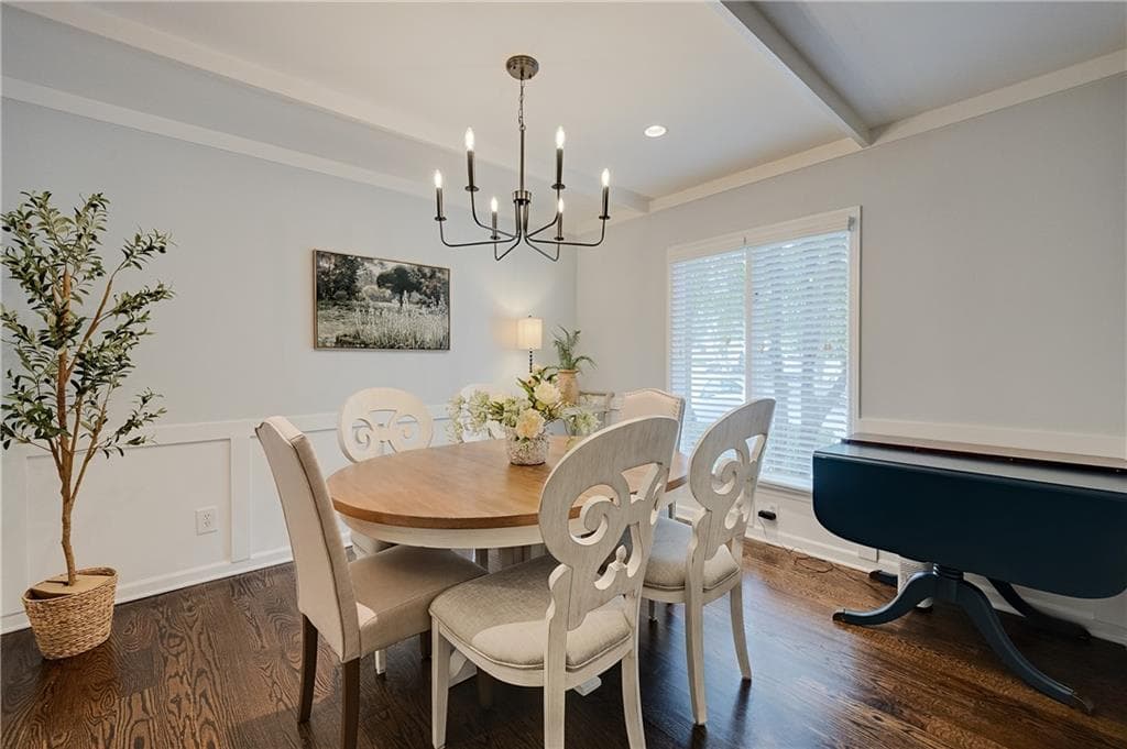 3 bedroom, 4 bathroom, 1,798 sq ft townhouse under contract at 13 Ivy Square, Atlanta, GA 30342 — photo 4