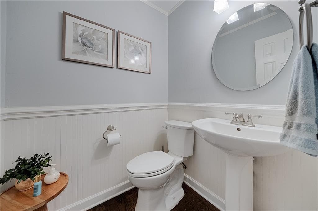 3 bedroom, 4 bathroom, 1,798 sq ft townhouse under contract at 13 Ivy Square, Atlanta, GA 30342 — photo 6