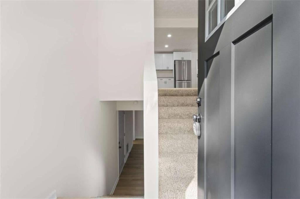 4 bedroom, 3 bathroom, 1,974 sq ft single family residence under contract at 2107 Windsor Drive, Snellville, GA 30078 — photo 2