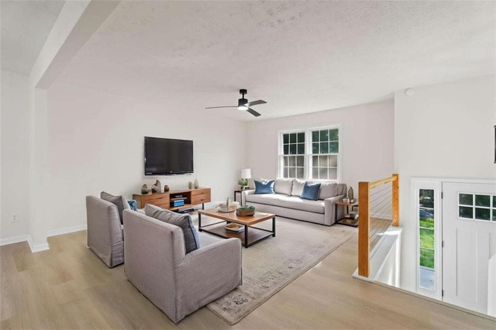 4 bedroom, 3 bathroom, 1,974 sq ft single family residence under contract at 2107 Windsor Drive, Snellville, GA 30078 — photo 4