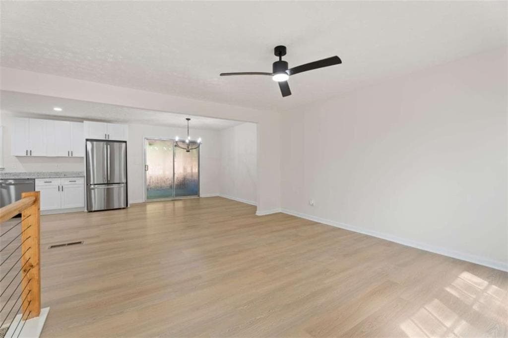 4 bedroom, 3 bathroom, 1,974 sq ft single family residence under contract at 2107 Windsor Drive, Snellville, GA 30078 — photo 6