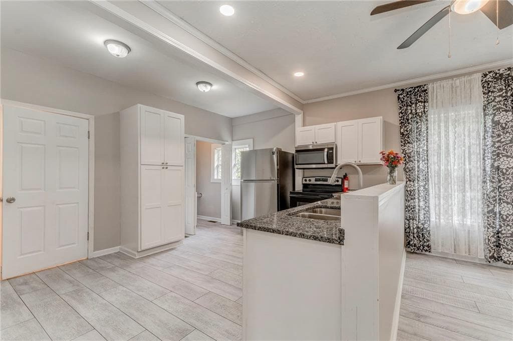 3 bedroom, 2 bathroom, 1,276 sq ft single family residence for sale at 320 Shannon Street, Rome, GA 30161 — photo 2