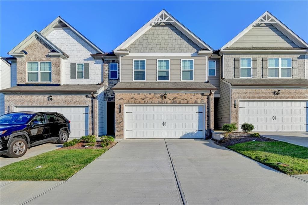 3 bedroom, 3 bathroom, 1,922 sq ft townhouse for rent at 3855 Brookburn Park, Gainesville, GA 30506 for $1,950 a month — photo 1 of 48