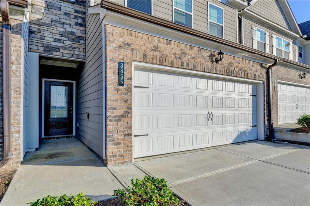 3 bedroom, 3 bathroom, 1,922 sq ft townhouse for rent at 3855 Brookburn Park, Gainesville, GA 30506 for $1,950 a month — photo 3