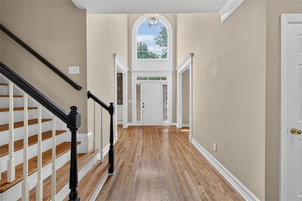 5 bedroom, 5 bathroom, 4,886 sq ft single family residence for sale at 5135 Deerlake Drive, Alpharetta, GA 30005 — photo 6
