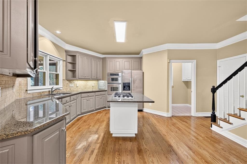 5 bedroom, 5 bathroom, 4,886 sq ft single family residence for sale at 5135 Deerlake Drive, Alpharetta, GA 30005 — photo 7