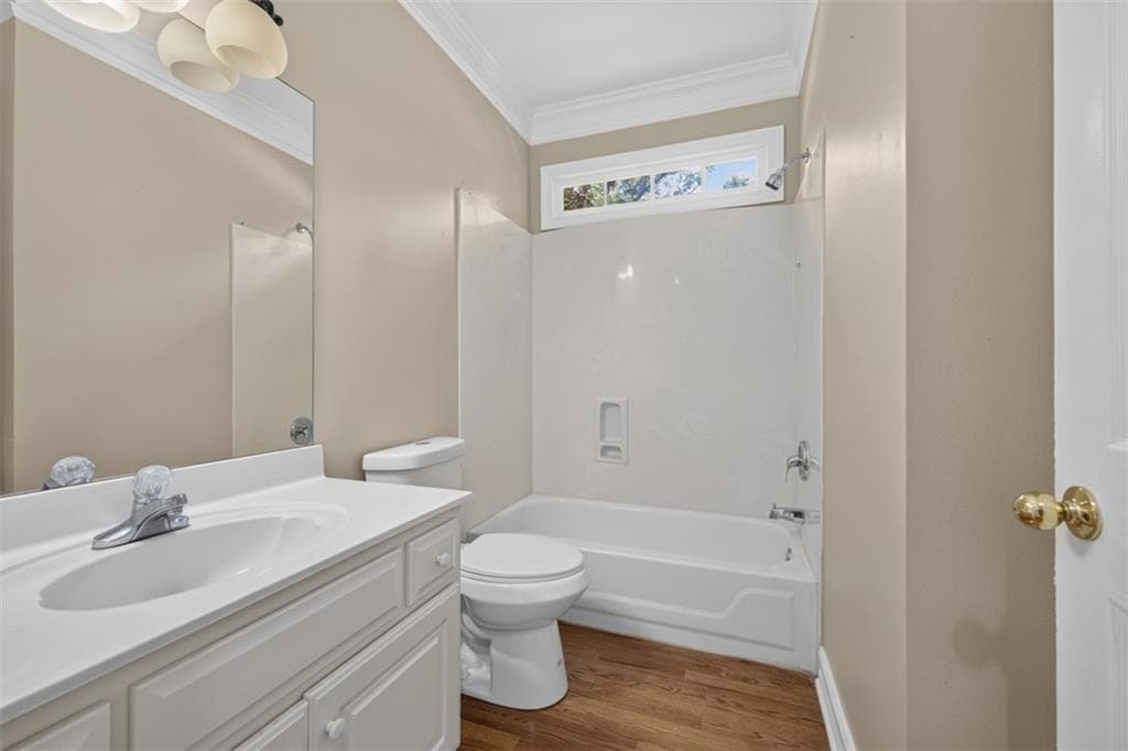 5 bedroom, 5 bathroom, 4,886 sq ft single family residence for sale at 5135 Deerlake Drive, Alpharetta, GA 30005 — photo 9