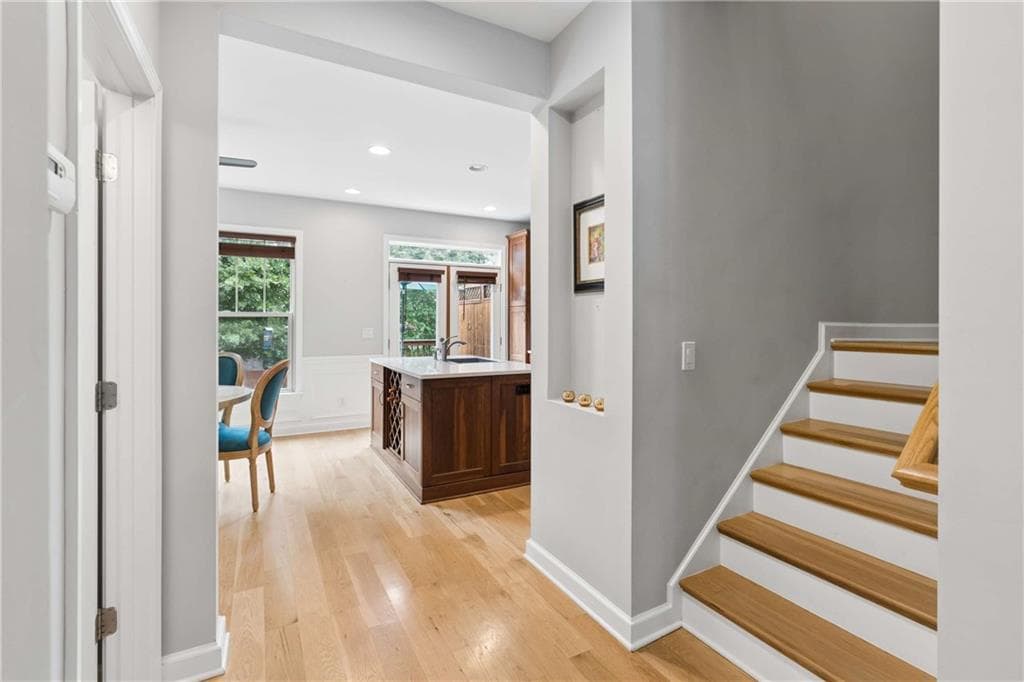 3 bedroom, 4 bathroom, 1,958 sq ft townhouse for sale at 831 Charles Bank Avenue, Atlanta, GA 30312 — photo 9