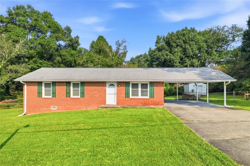 3 bedroom, 2 bathroom, 1,075 sq ft single family residence under contract at 1465 E Highpoint Drive, Douglasville, GA 30134 — photo 2